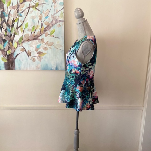 H&M MULTI COLOR FIT & FLARE SLIP ON SLEEVELESS TOP SIZE MEDIUM🌟EUC🌟 - Picture 4 of 10